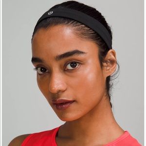 Lululemon black headband
